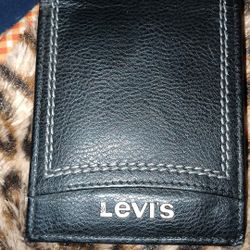 Levi Wallet $10