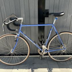 57cm Bianchi Sport SX for Sale in Yorba Linda, CA - OfferUp