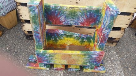 Tye dye wooden wine rack