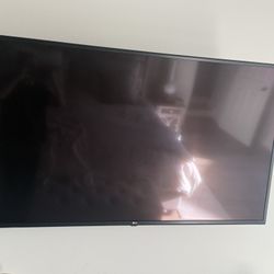 LG TVs 60” 