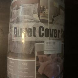 Brand New Unopened Twin Sized Duvet Cover Set 