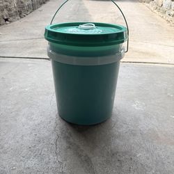 5 Gal Gain bucket