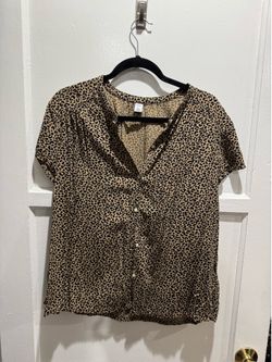 Women’s button up shirt size L
