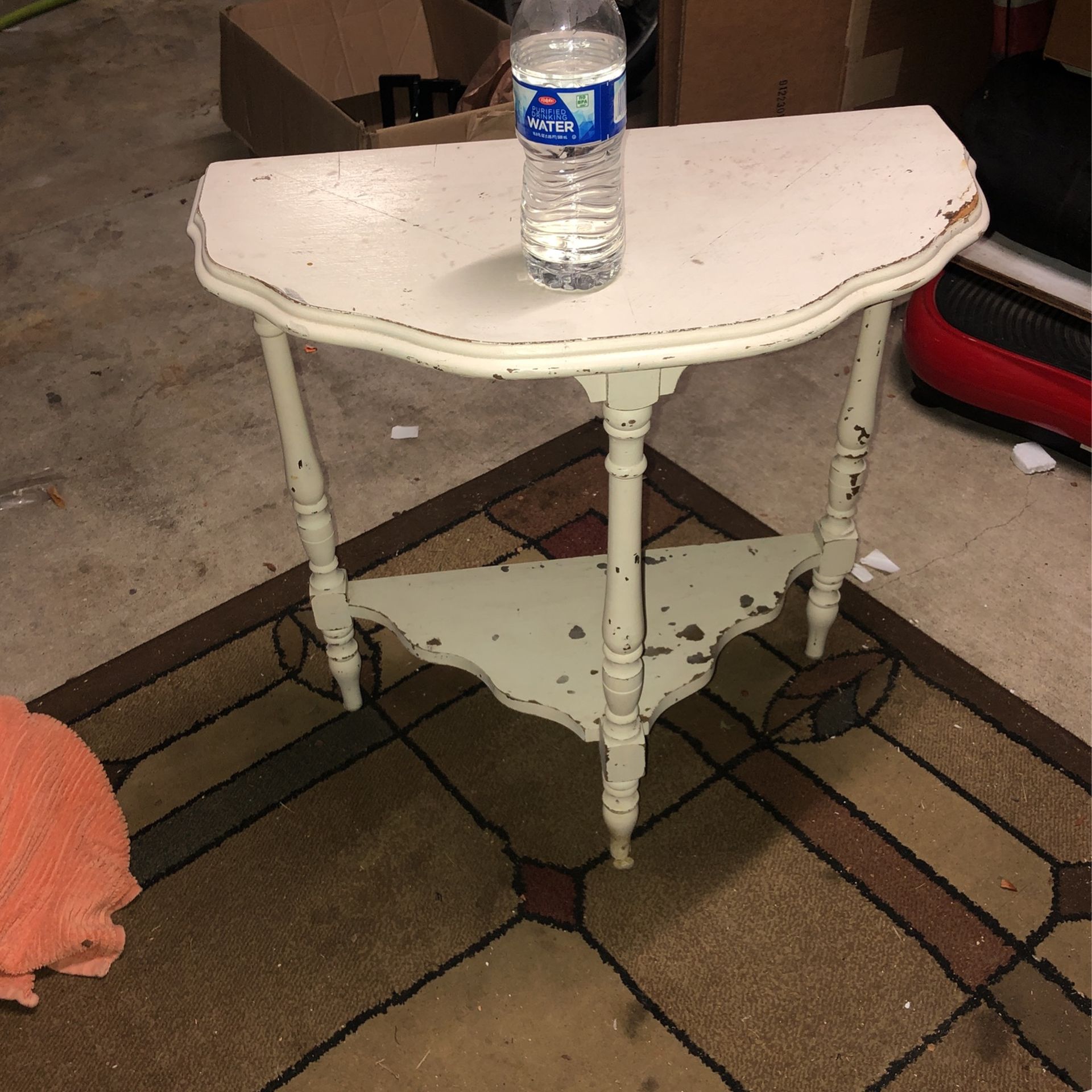 Cute little chippy Shabby Chic project table