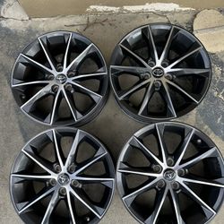 Mint 2015-2017 Genuine Toyota Camry XSE 18” Alloy Wheels ONLY
