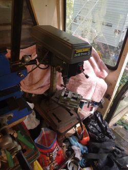 Centra) Machinery 5 Speed Drill Press