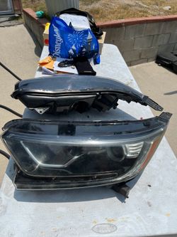 2019 oem Honda CRV ex headlights