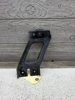 2019-2026 Chevy Silverado 1500 2.7L intercooler bracket OEM PART