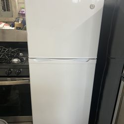 GE White Refrigerator