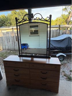 Dresser