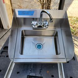 17"W STAINLESS STEEL SINK with FAUCET and SPLASHGUARDS 