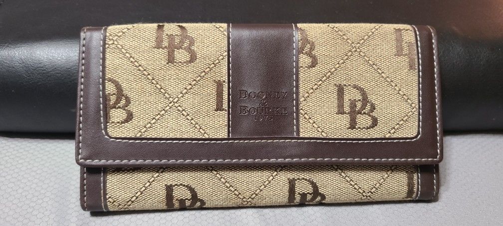 Dooney And Bourke Monogram Trifold Wallet