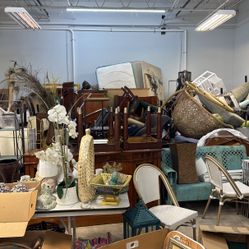 Furniture Lamps Household Goods Pots Pans Rugs Art