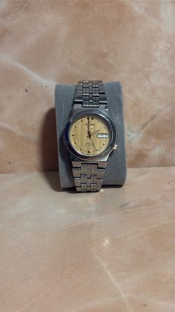 Vintage Seiko 5 Automatic 21 Jewels Gold Dial