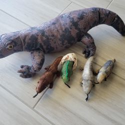 Komodo Dragon Stuffy With Babies
