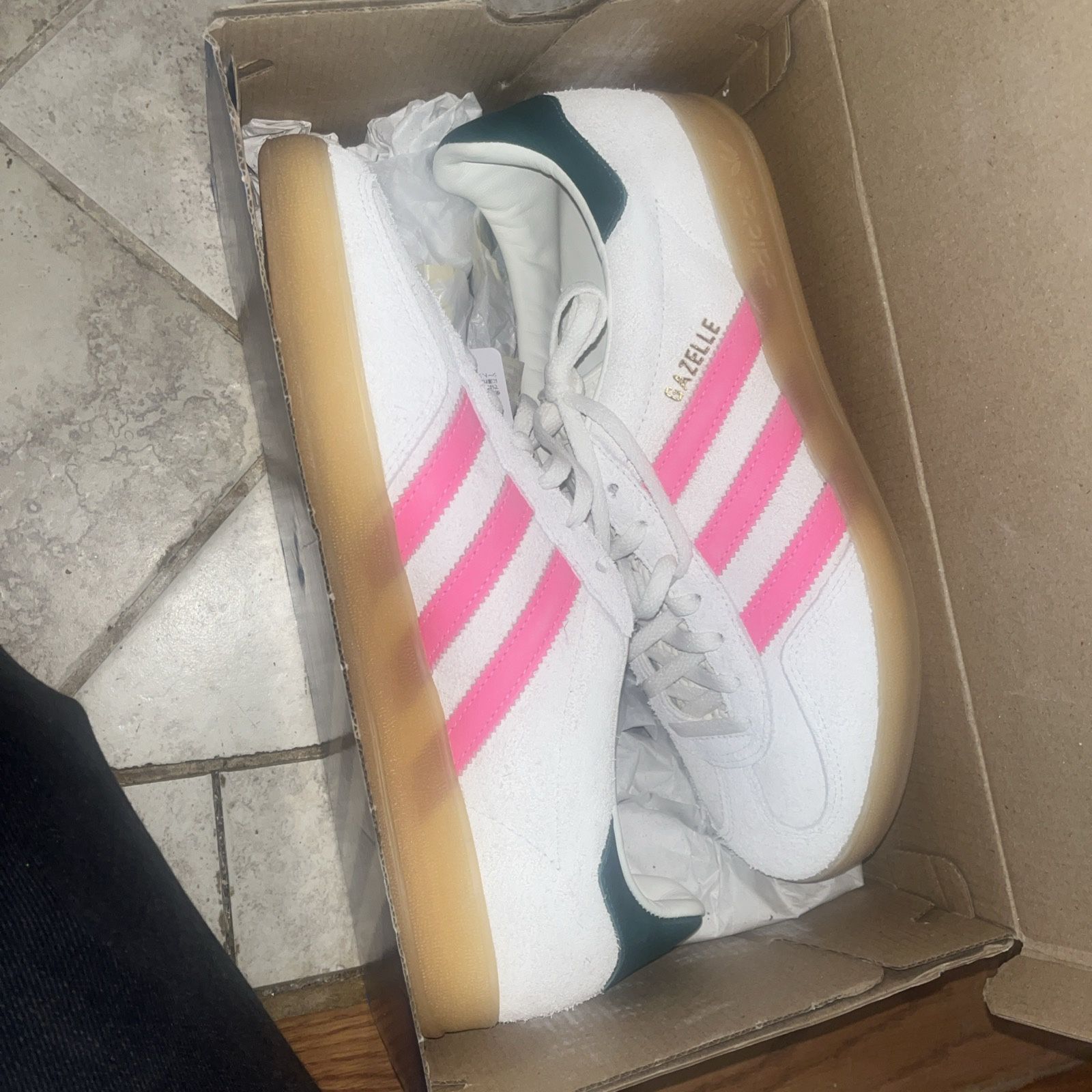 Adidas Gazelle Women’s Size 10 Lucid Pink Velvet Brand New W Box 