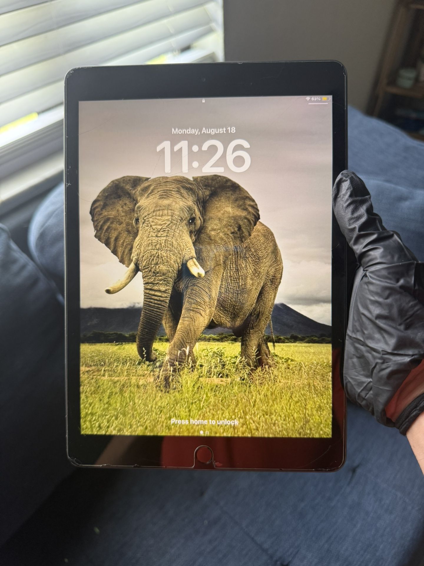 iPad 8th Generation 128 GB (Cellular Able)