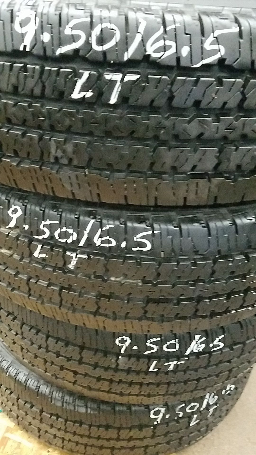 4 tires Lt 9.50R16.5 Firestone transforce ht 90 % tread dot 0917