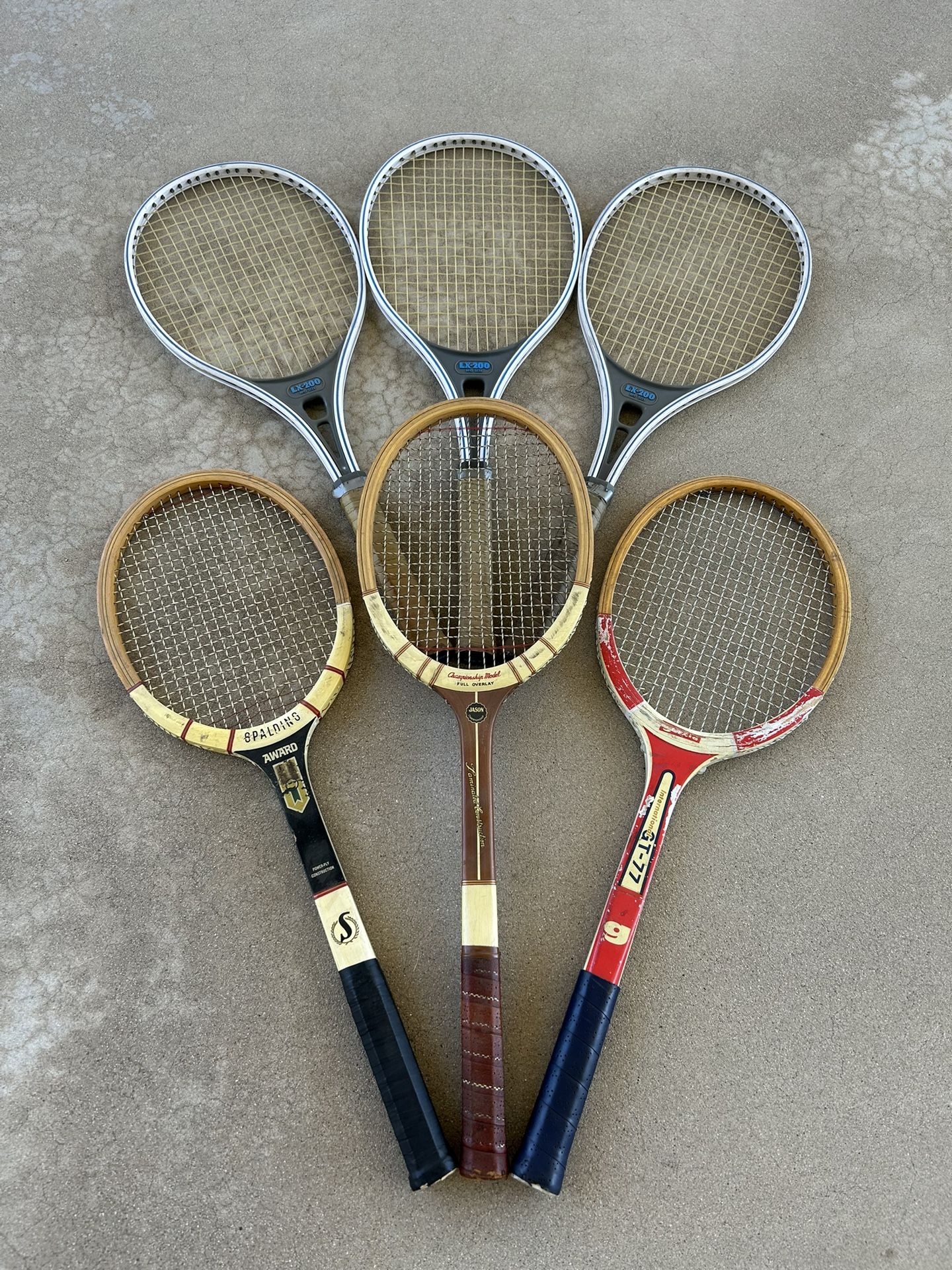 6 Tennis Rackets 