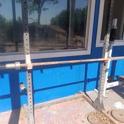Weights Pullupbar And Benching Machine Comes With Bench