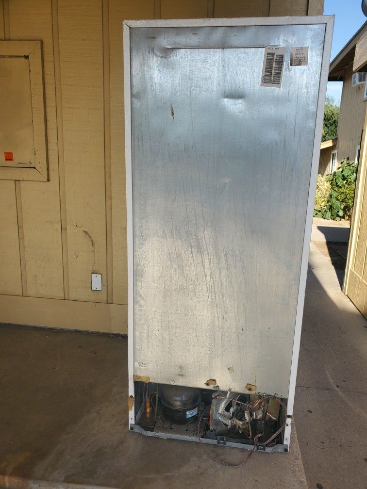 Refrigerator For Sale