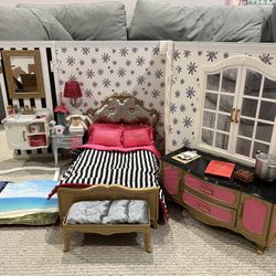 American Girl Doll Grand Hotel With Accessories RETIRED  