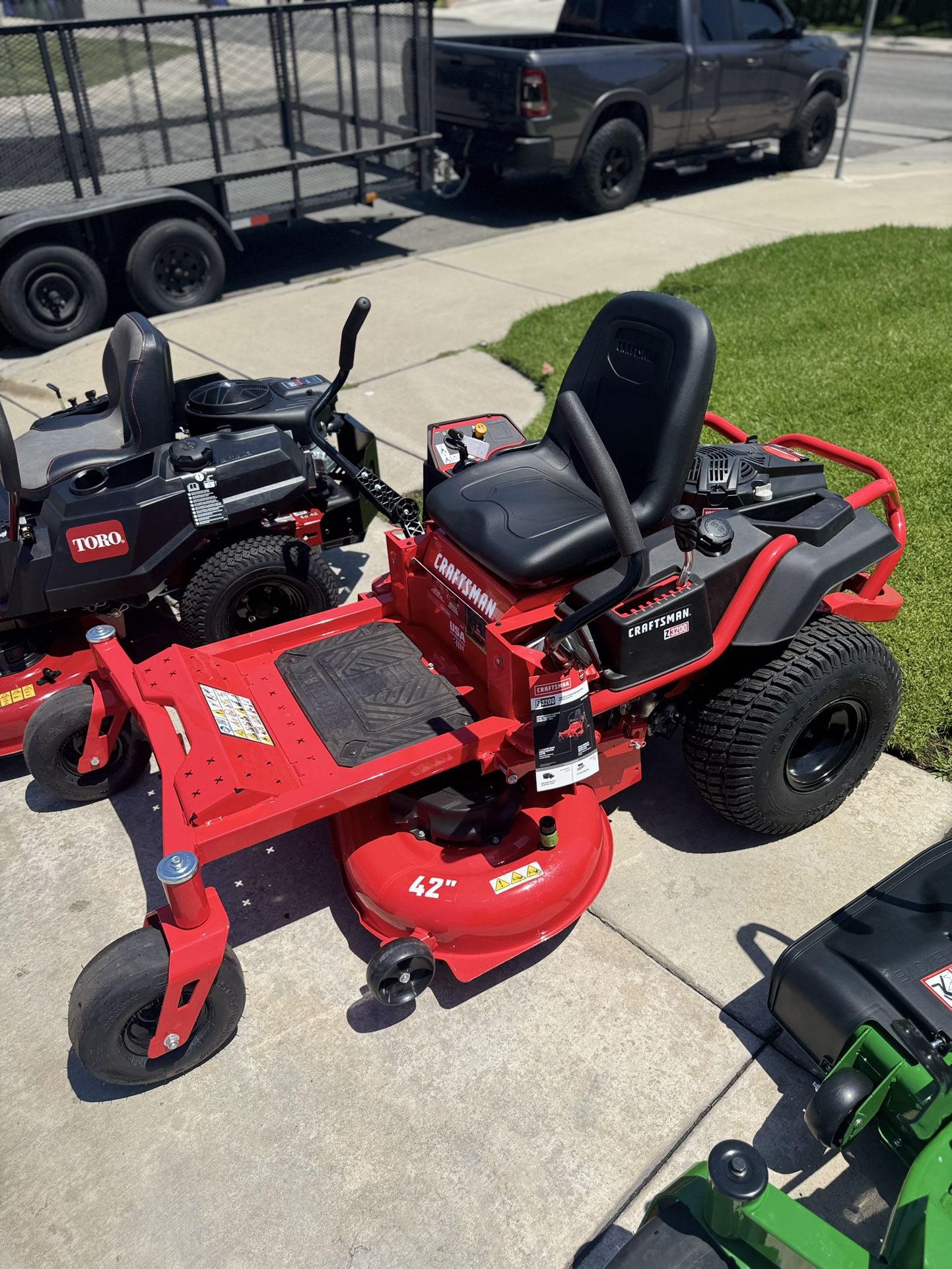 Craftsman GAS Riding Mower Zero Turn 42in NEW 
