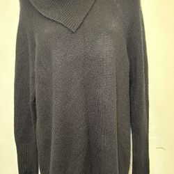 Women's warm long sweater . APT 9 brand. $30.