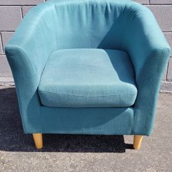 Nice Comfy Teal Chair!