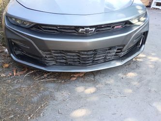 Camaro SS bumper with grille Headlights not included