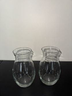 2 Vases 