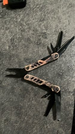 Camo Multi-Tool Pliers