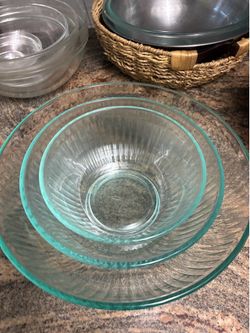 Pyrex bowls