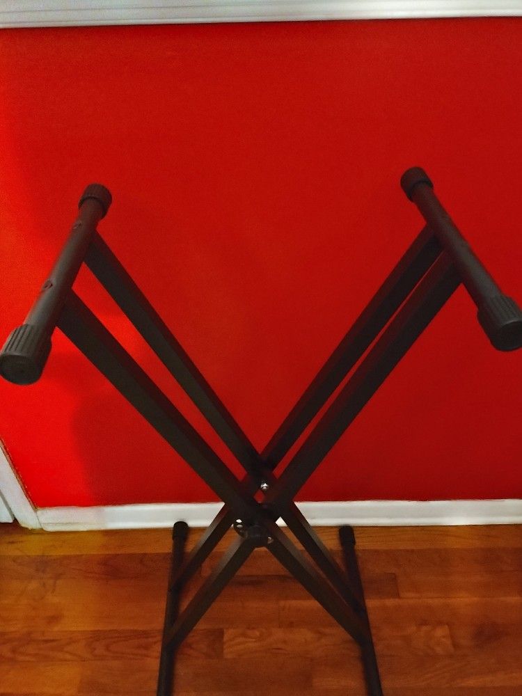 New- PIANO / KEYBOARD STAND
