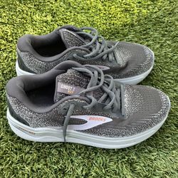 BROOKS Shoes Size 10.5