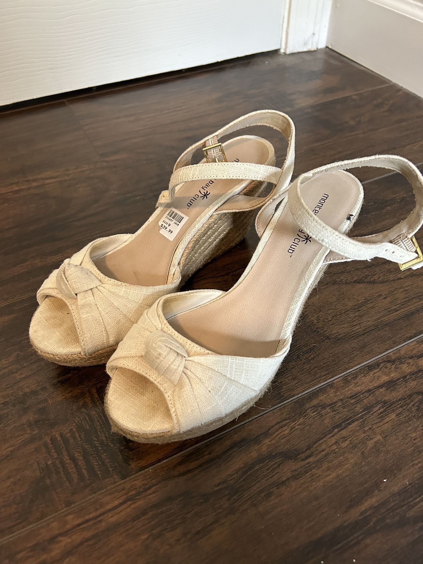White And Tweed Women’s Wedges 