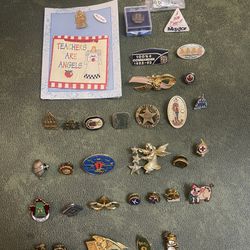 Awesome Lot Of Vintage Pin Backs