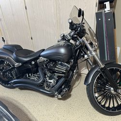 2017 Harley Davidson FXSB Breakout Motorcycle