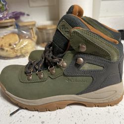 Women’s Hiking Boots