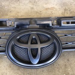 5th Gen 4Runner Front Grill / Emblem