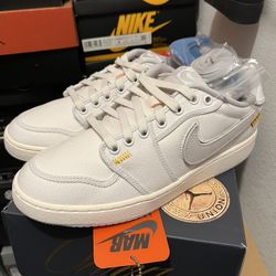 Nike Air Jordan 1 Low Union AJKO White Canvas Size 9 $100 100% Authentic from Nike SNKRS Brand New, comes with extra swooshes Long Beach, CA  Travis S