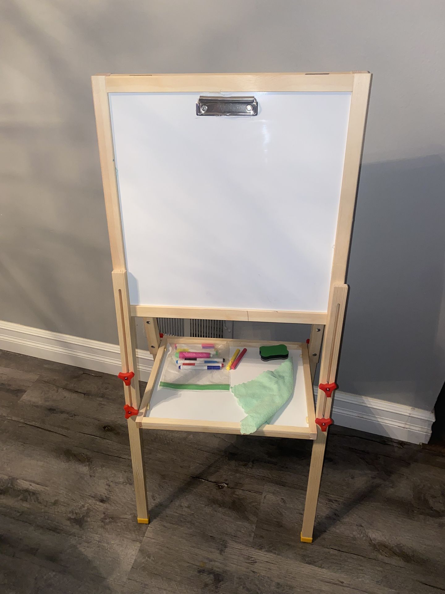 Kids wooden frame art easel