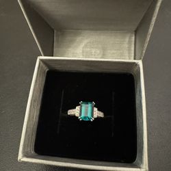 Emerald Diamond Ring