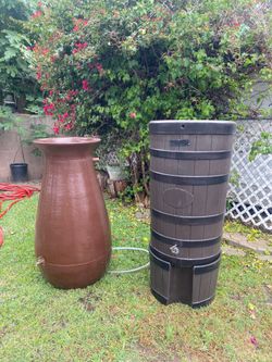 Rain water barrels harvest