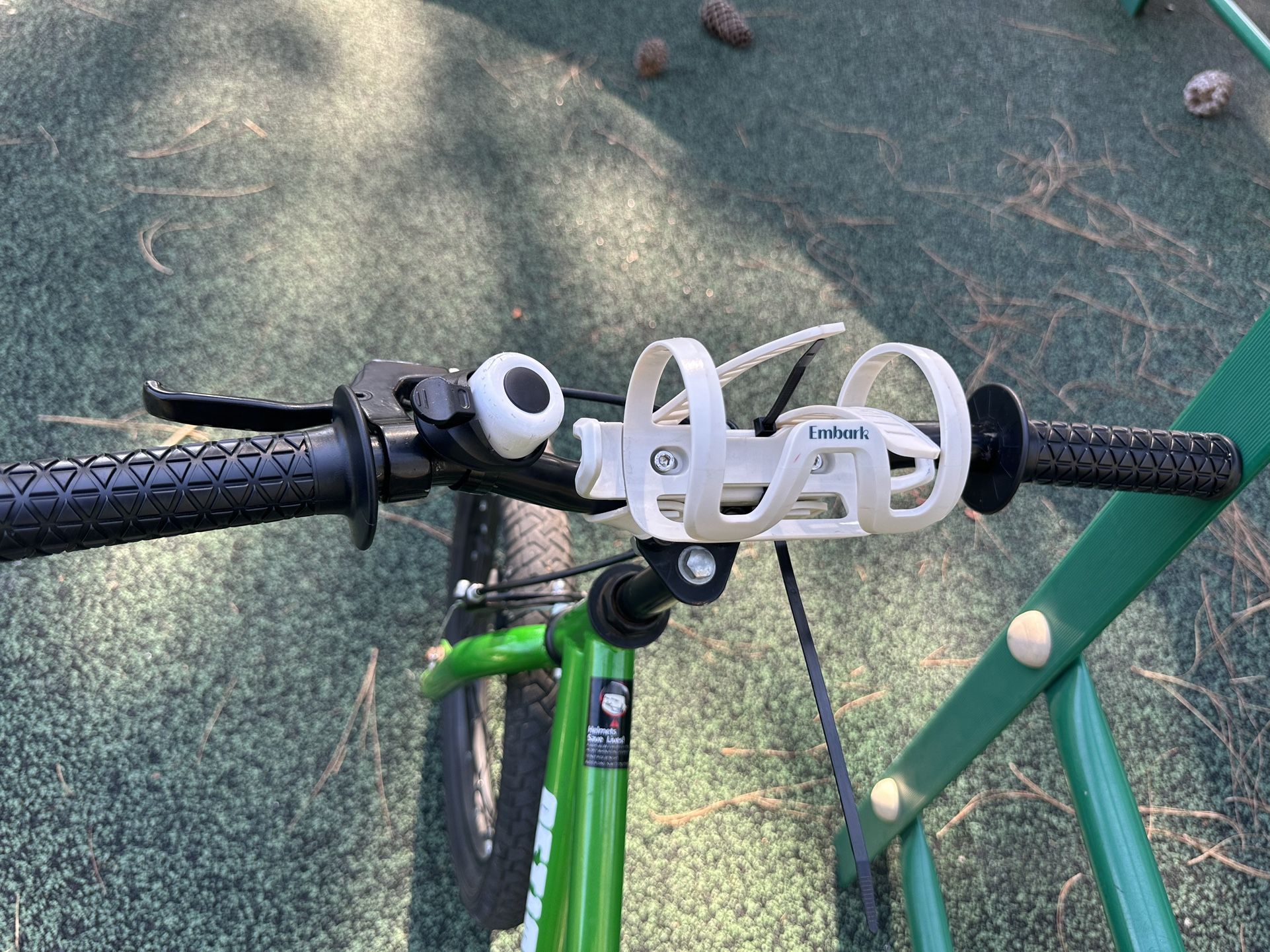 2 Kids Bike In Great Condition With Water Bottle Holder & Bell