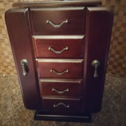 Vintage Jewelry Box (4 Of 5)