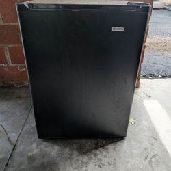 Mini Fridge 18x18x17 Like New