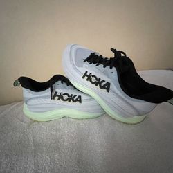 Hokas size 11/5