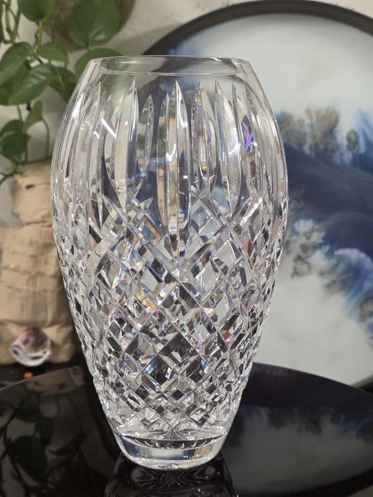 Waterford Crystal "ARAGLIN" Flower Vase ~ 9 " tall