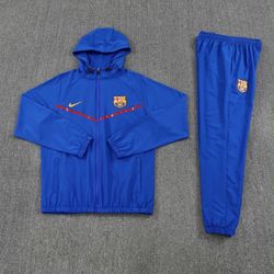 Barcelona's latest trench coat for 2027Sizes S-xxxxL